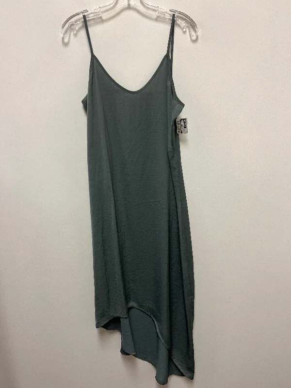 Dress Casual Midi By Clothes Mentor In Grey, Size: M